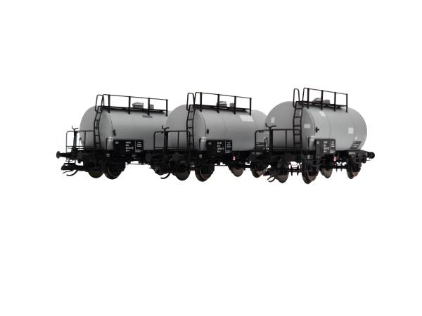 Saxonia 120118 - 3er Set Kesselwagen Deutz, grau mit Flicken der DR